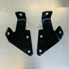 Load image into Gallery viewer, 1973-1977 Ford F250 4wd and F350 2wd Front Bumper Brackets