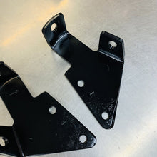 Load image into Gallery viewer, 1973-1977 Ford F250 4wd and F350 2wd Front Bumper Brackets
